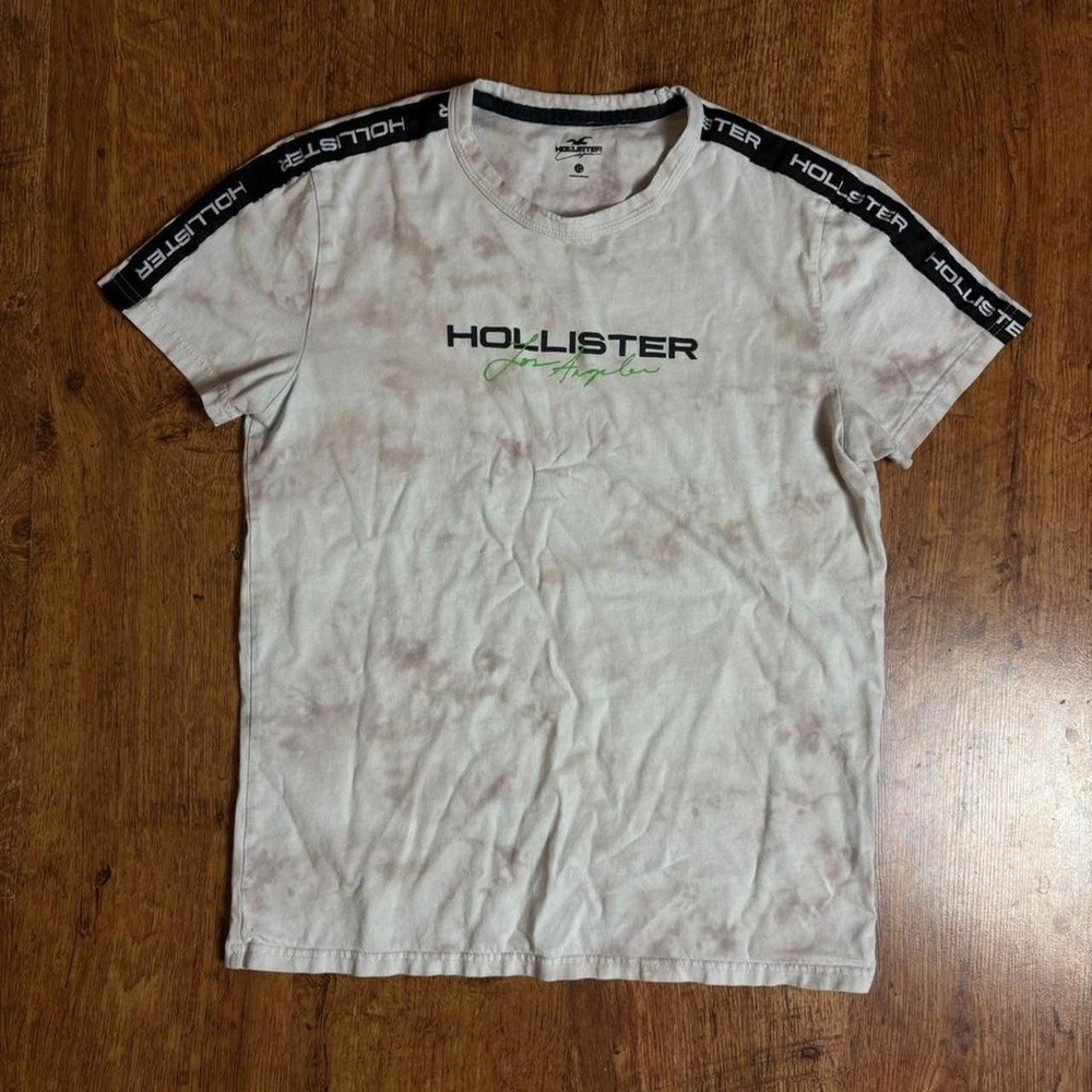 Hollister Co. White/cream tie dye tee w/ small hole and flaw shown in pic